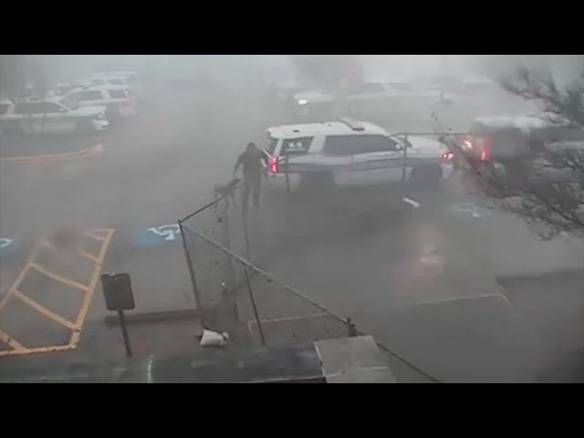 Deer Park tornado: Police officer saves K9 as EF3 tornado approaches