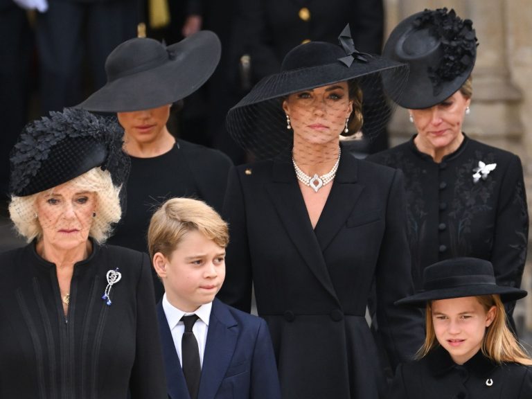 ROYAL BOMBSHELL: Princess Charlotte Subtly DEFIES Camilla after the Queen SCOLDS Mum Catherine At Historic Event