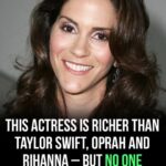 The woman in this photo grew up to become the richest actress in the world